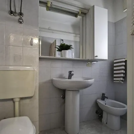 Cozy Flat 80 M From The - Beahost *